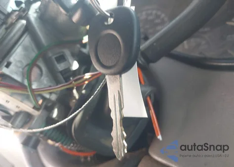 2000 Chevrolet Silverado K1500 из США, поврежденный, VIN 1GCEK19T4YE224325